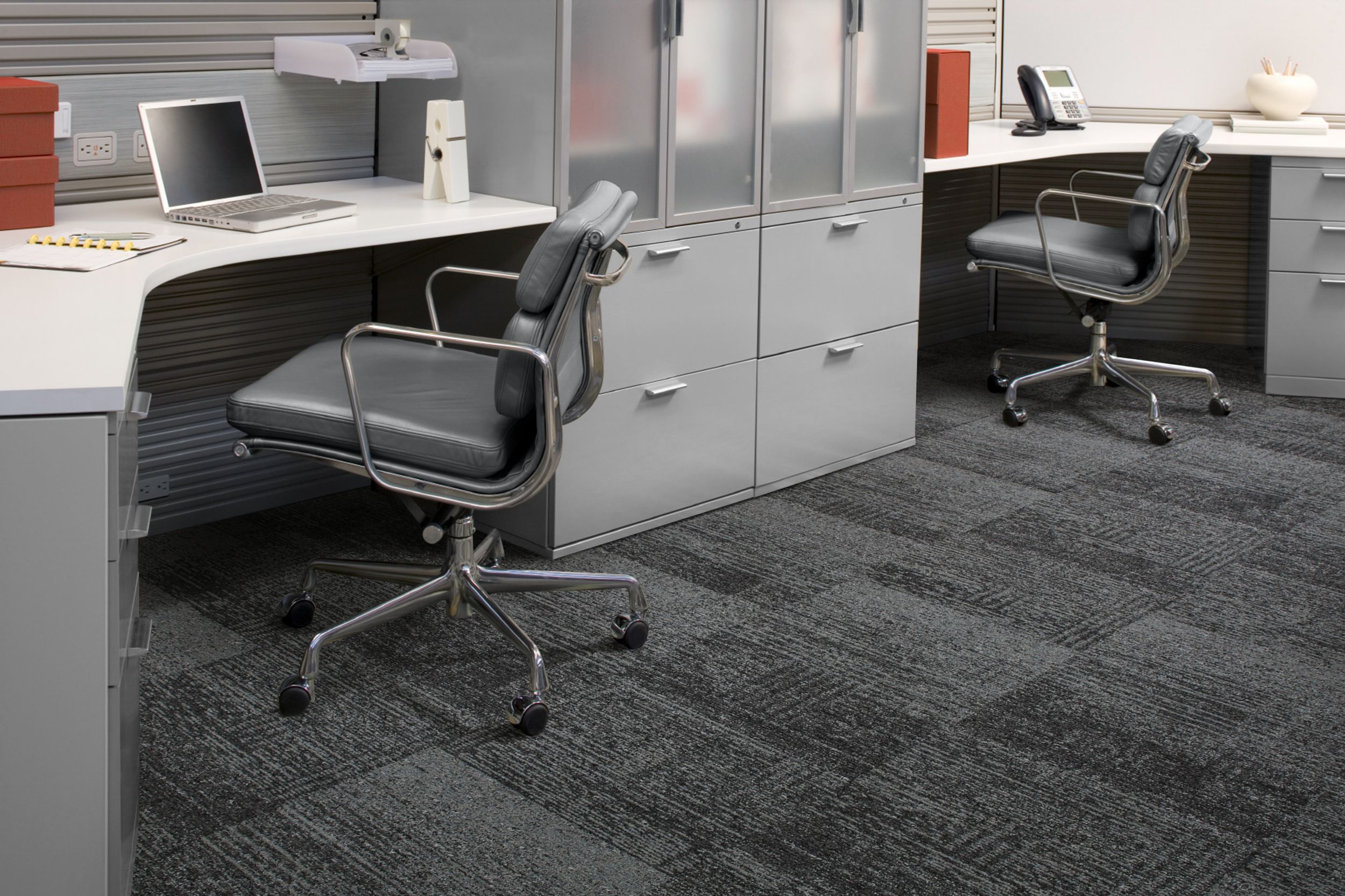 Interface Plain Weave carpet tile in office area with grey desks and chairs image number 8